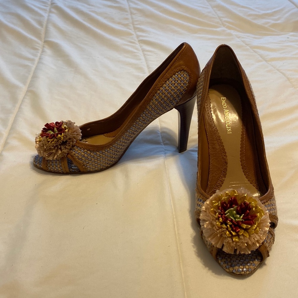 Enzo Angiolini heels size 8 1/2.